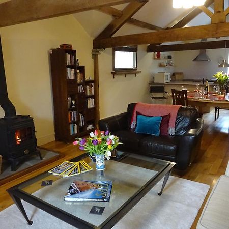 Glanhenwye Courtyard Cottages Glasbury Bagian luar foto