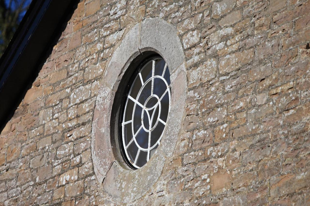 Glanhenwye Courtyard Cottages Glasbury Bagian luar foto